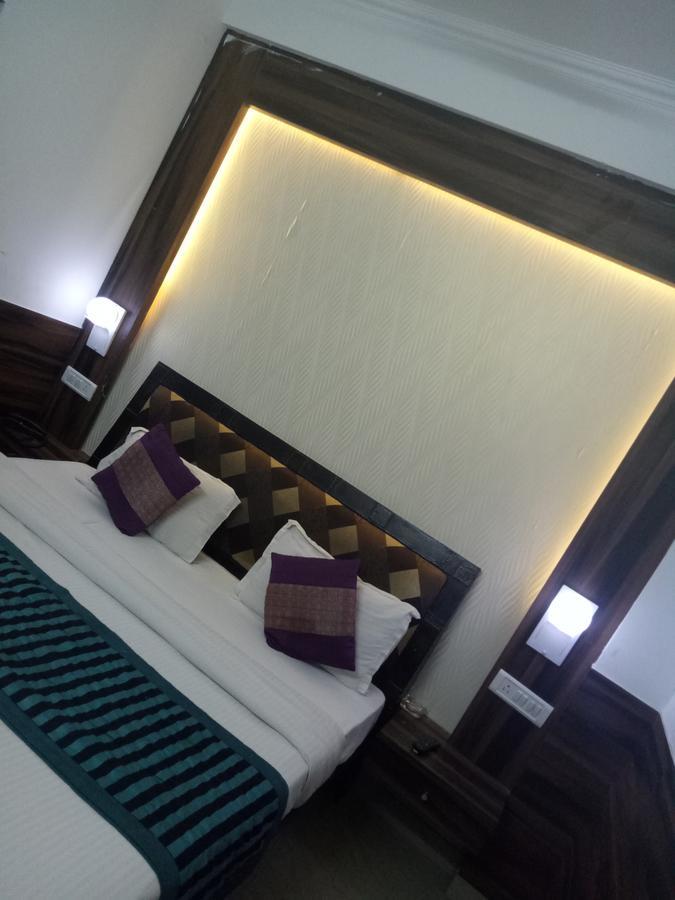 Hotel Perfect Palace Ню Делхи Екстериор снимка