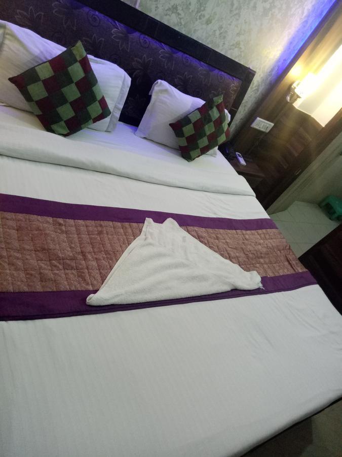 Hotel Perfect Palace Ню Делхи Екстериор снимка