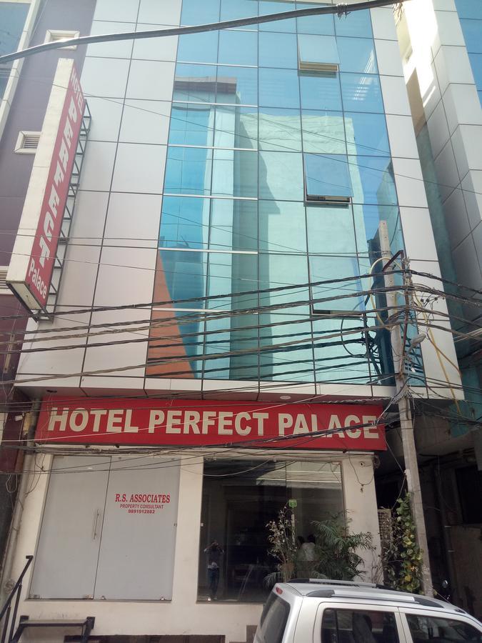 Hotel Perfect Palace Ню Делхи Екстериор снимка