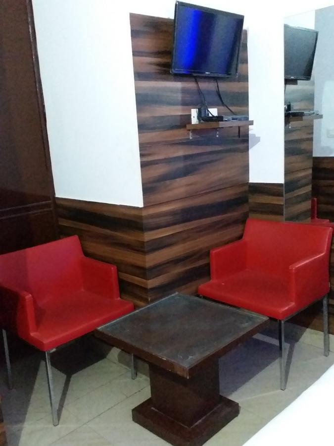 Hotel Perfect Palace Ню Делхи Екстериор снимка